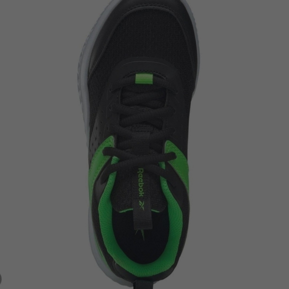 Boys Reebok Gym Shoes - Picture 3 of 6